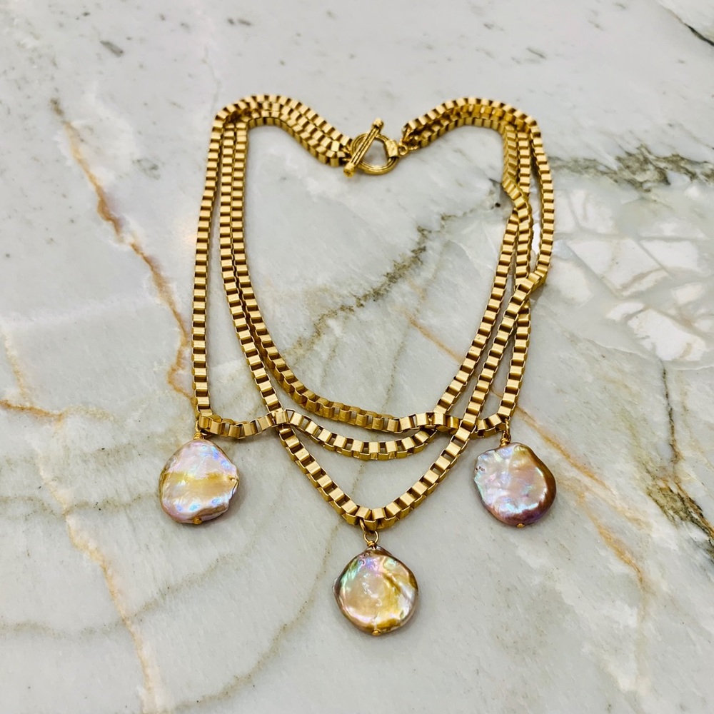 Gold and Pearls Necklace